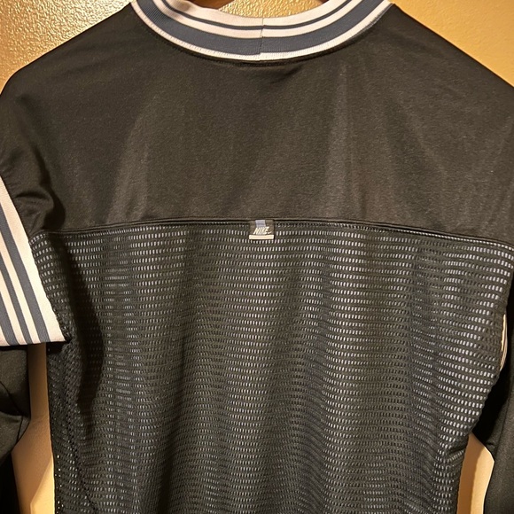 Nike mesh embroidered check logo top size large - Picture 4 of 5